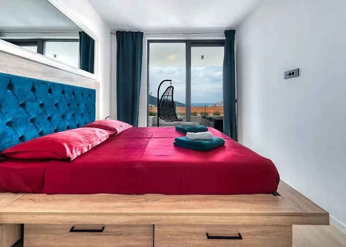 Apartament Sunset View, Garden,taxioldtown5min,free Garage, Voucher For Yacht Charter
