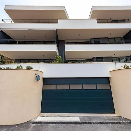 Apartment Walking Distance Old Town 120m2,garden,view,garage Dubrovnik