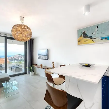 Appartement Sunset View, Garden,taxioldtown5min,free Garage, Voucher For Yacht Charter *