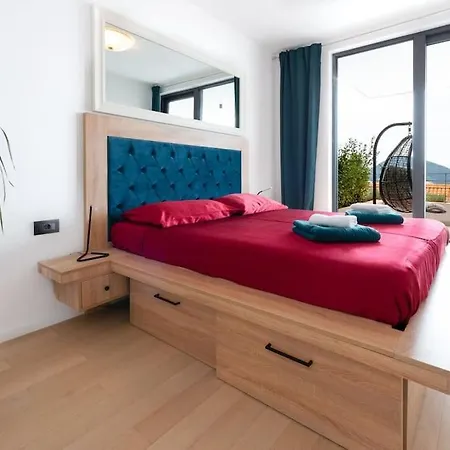 Sunset View, Garden,taxioldtown5min,free Garage, Voucher For Yacht Charter