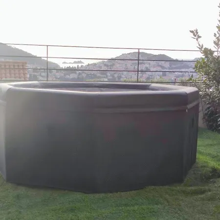 Sunset View, Garden,taxioldtown5min,free Garage, Voucher For Yacht Charter Lejlighed *