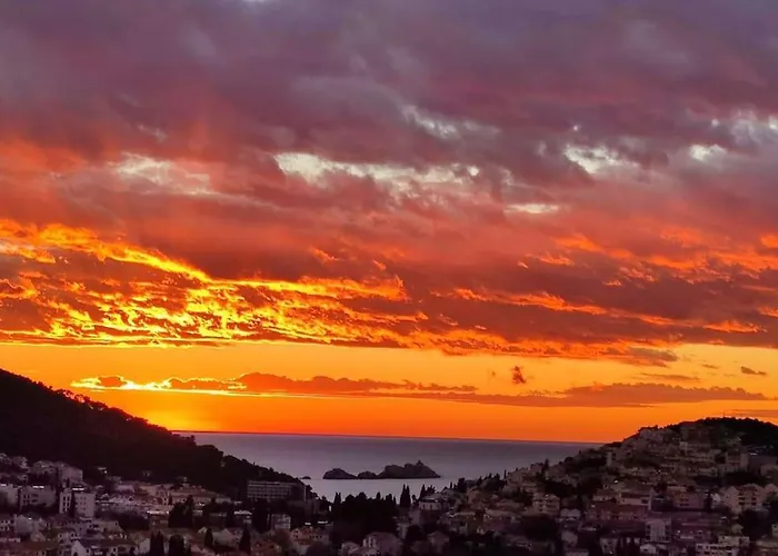 Sunset View, Garden,taxioldtown5min,free Garage, Voucher For Yacht Charter 두브로브니크
