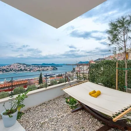 Sunset View, Garden,taxioldtown5min,free Garage, Voucher For Yacht Charter Appartamento *