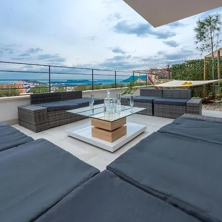 Sunset View, Garden,taxioldtown5min,free Garage, Voucher For Yacht Charter *