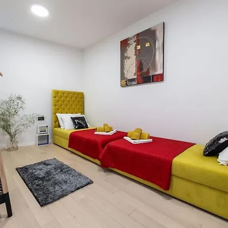 Sunset View, Garden,taxioldtown5min,free Garage, Voucher For Yacht Charter *